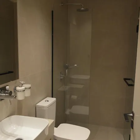 Leondiana Boutique Hotel *
